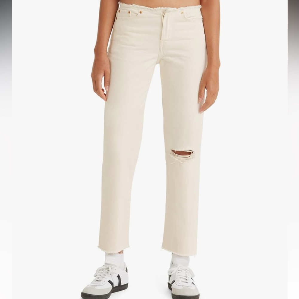 Ripped Waist Levi’s Wedgie Straight Jeans!